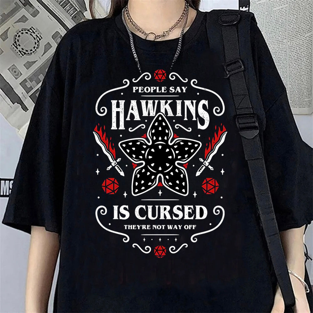 T-shirt femme Stranger Things Hawkins Is Cursed vu de face