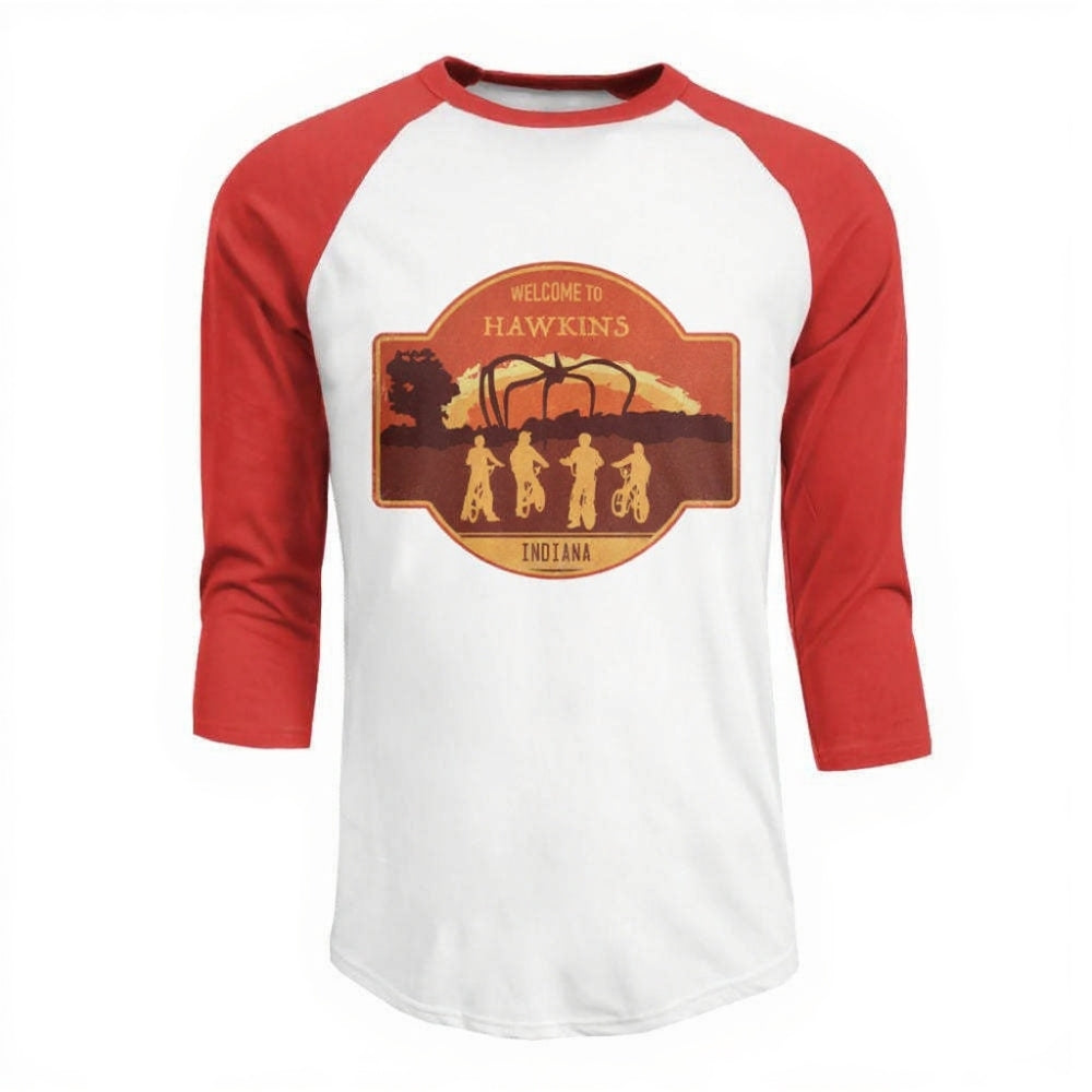 T-shirt homme baseball manches 3/4 Stranger Things Welcome to Hawkins Indiana écusson – coloris Rouge