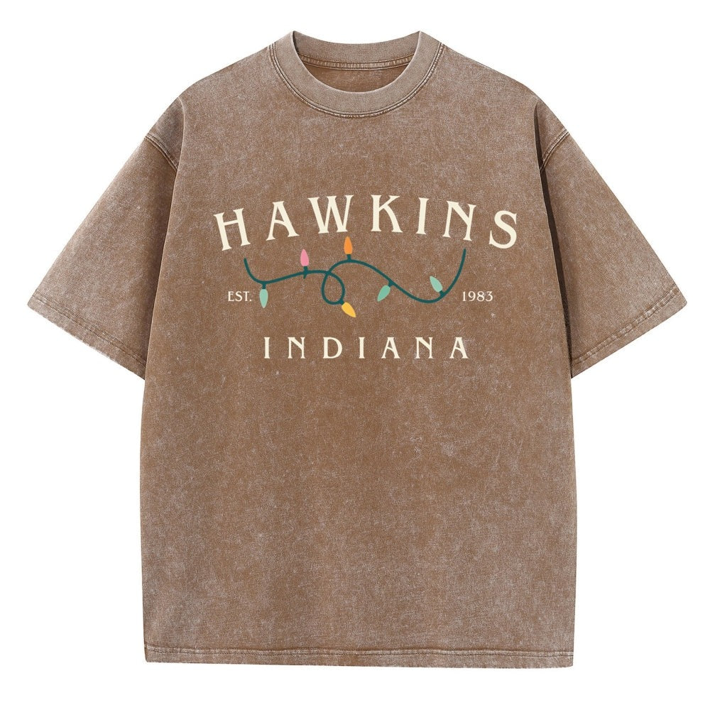 T-shirt da uomo slavata Stranger Things Hawkins Indiana ghirlanda – colore marrone