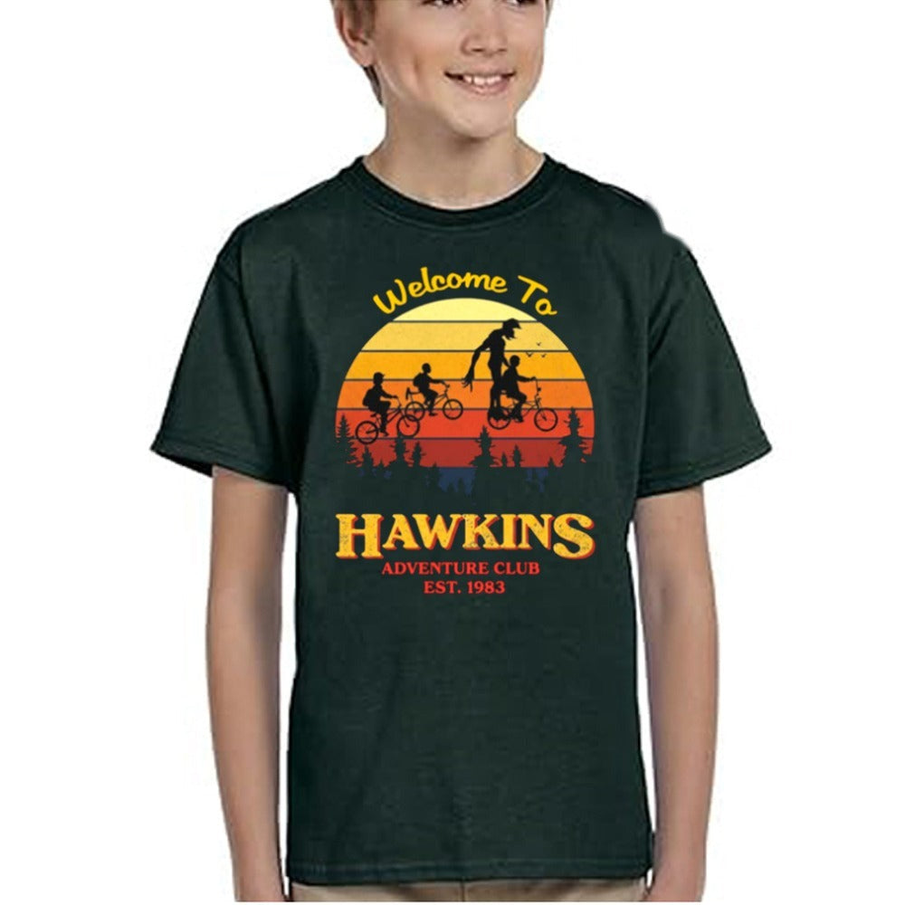 T-shirt enfant vert Stranger Things Hawkins coucher de soleil vu de face