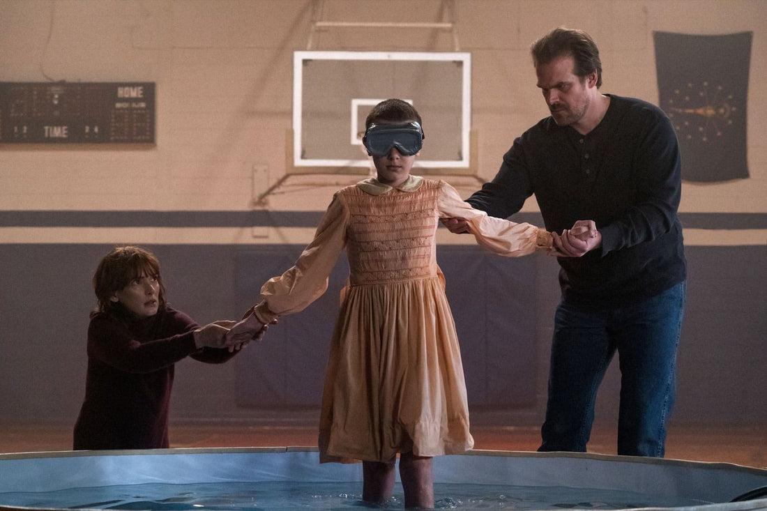 La vasca di deprivazione sensoriale montata nella palestra della scuola, episodio 7 della stagione 1 di Stranger Things
