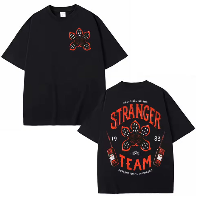 T-shirt homme Stranger Things Supernatural Inquirers Hawkins 1983 vu de face
