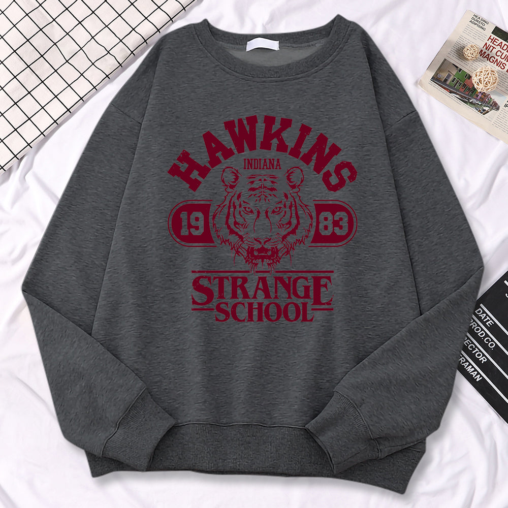 Sweat Stranger Things Hawkins 1983 Strange School – coloris Gris foncé