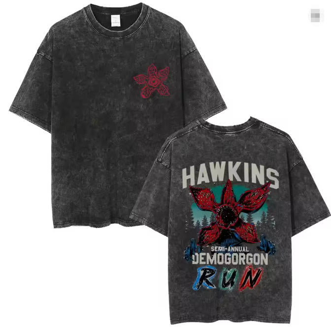 T-shirt homme délavé Stranger Things Hawkins Demogorgon Run vu de face