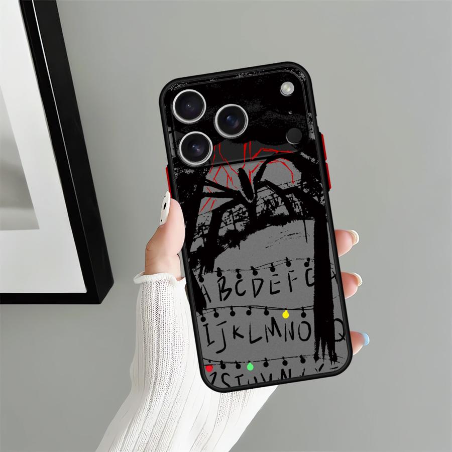 Coque iPhone Stranger Things motif Mix01 8619 vu de face