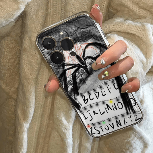 Coque iPhone Stranger Things Demogorgon mur alphabet vu de face