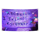 Bandiera arazzo Stranger Things muro dell'alfabeto nero