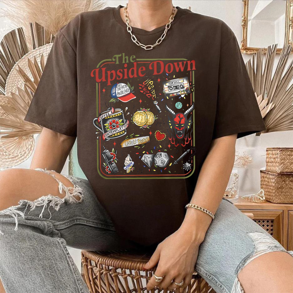 T-shirt homme Stranger Things The Upside Down affiche rétro – coloris Café
