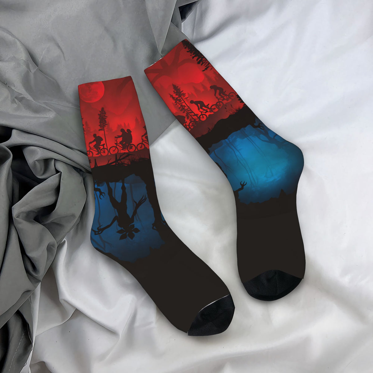 Chaussettes Stranger Things Hawkins renversée vu de face