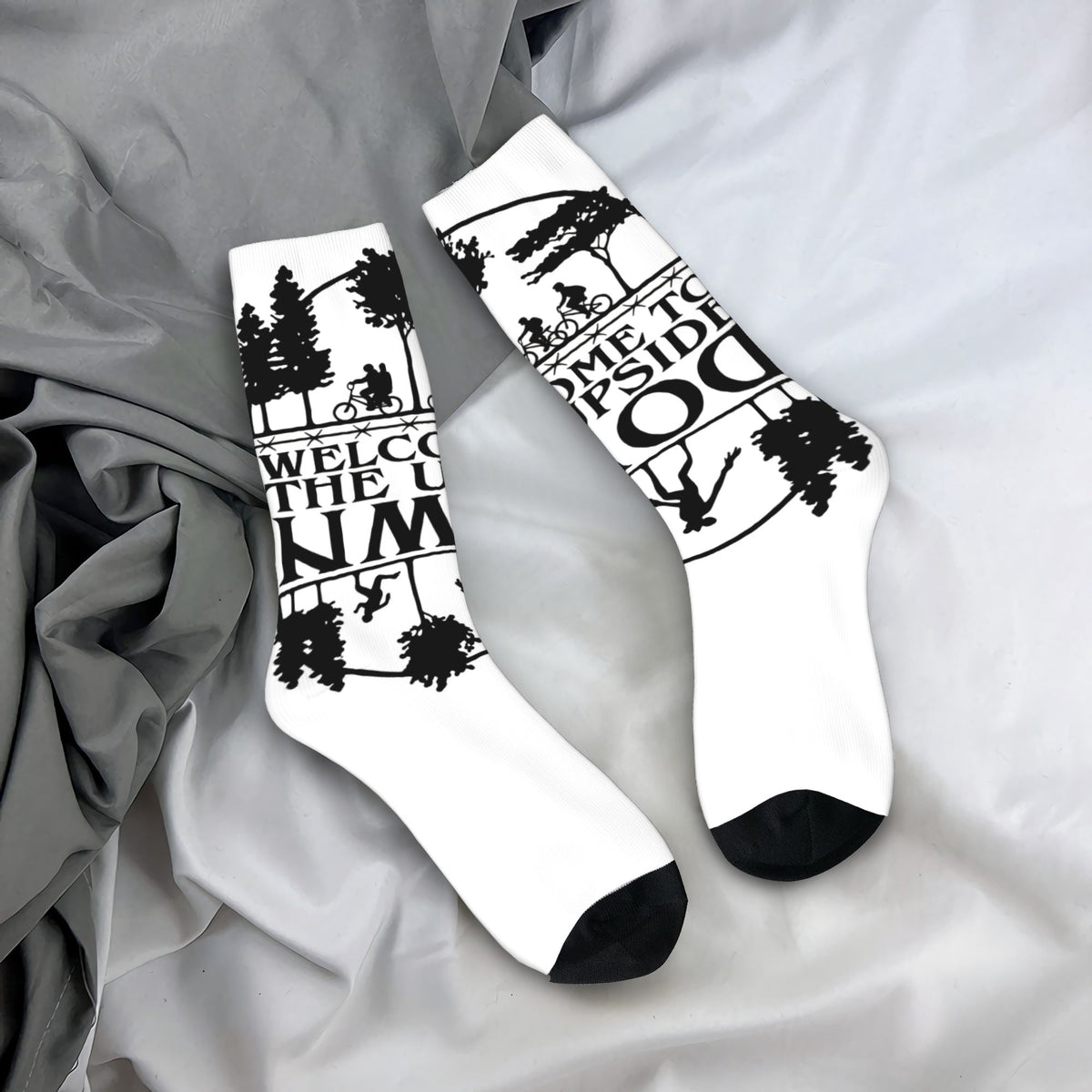 Chaussettes Stranger Things Welcome to the Upside Down blanches vu de face