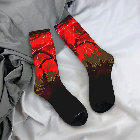 Chaussettes Stranger Things ciel rouge sur Hawkins vu de face