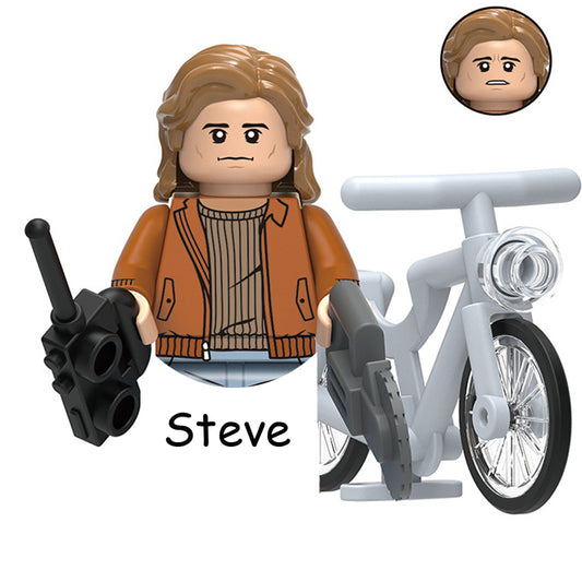 Mini figurine à construire Stranger Things Steve Harrington à vélo vu de face