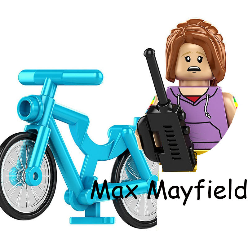 Mini figurine à construire Stranger Things Max Mayfield à vélo vu de face