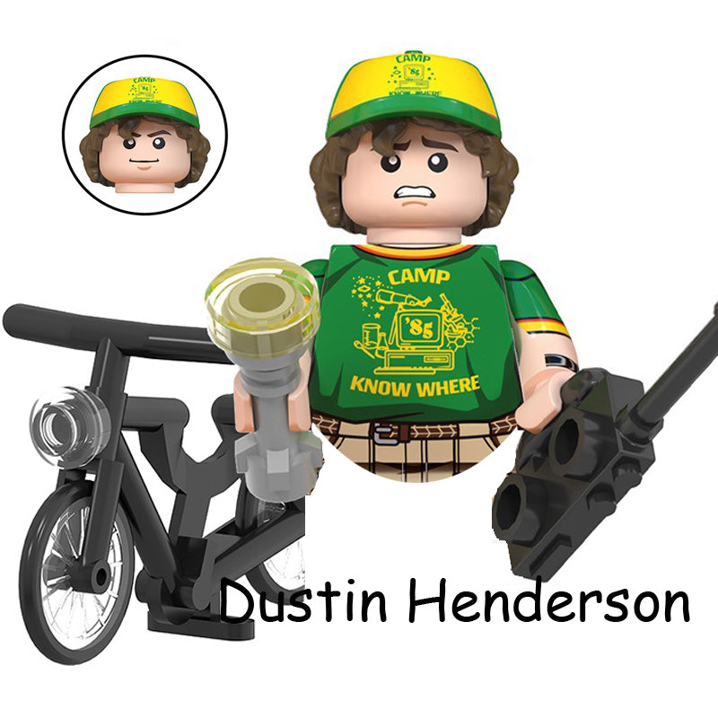 Mini figurine à construire Stranger Things Dustin Camp Know Where à vélo vu de face