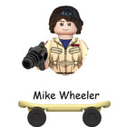 Mini statuina da costruire Stranger Things Mike Wheeler sullo skate
