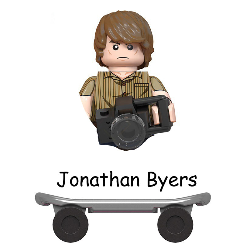 Mini figurine à construire Stranger Things Jonathan Byers en skate vu de face