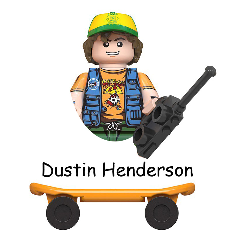 Mini figurine à construire Stranger Things Dustin Henderson en skate vu de face