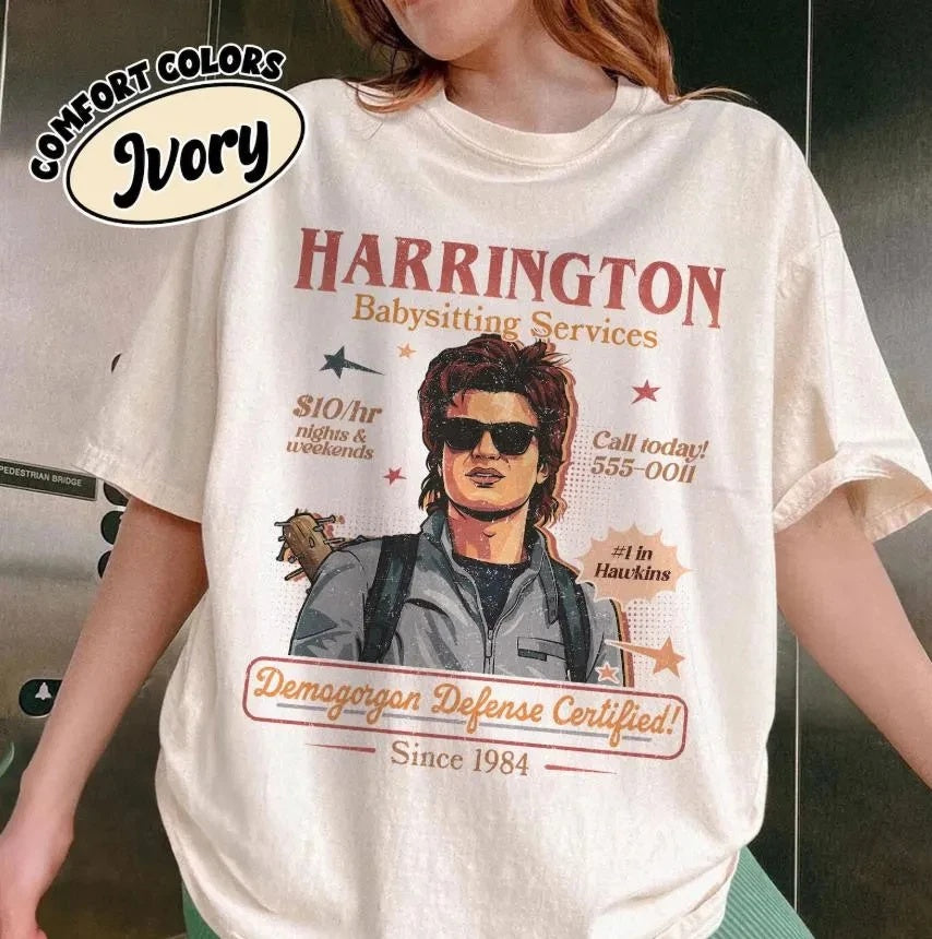 T-shirt femme oversize Stranger Things Harrington Babysitting Services vu de face