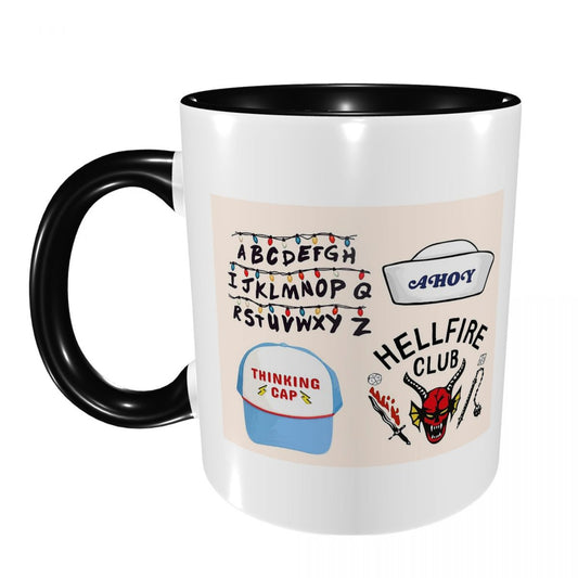 Mug Stranger Things mur alphabet et Hellfire Club vu de face