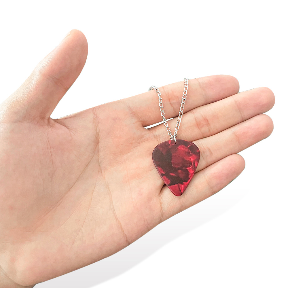 Collier Stranger Things médiator rouge – visuel 3