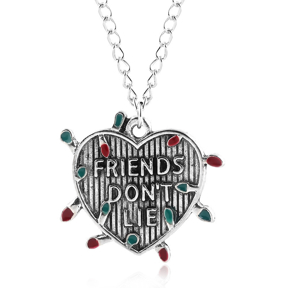 Collier Stranger Things cœur guirlande vu de face