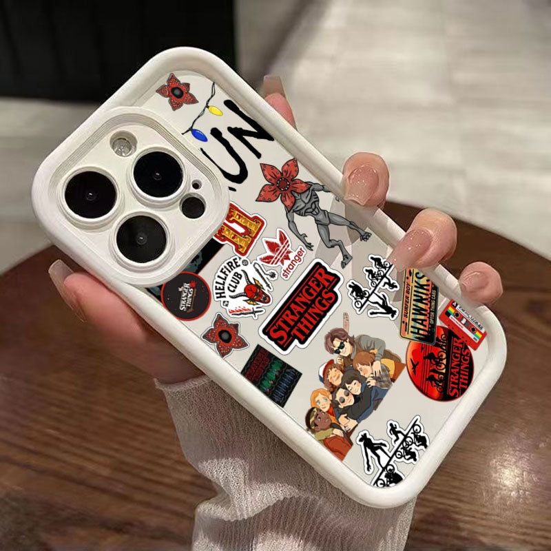 Coque iPhone silicone Stranger Things stickers Hellfire Club – visuel 3