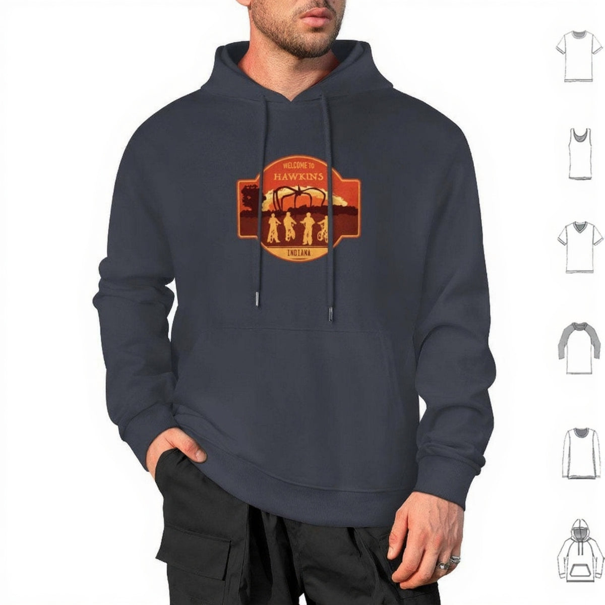 Hoodie Stranger Things Welcome to Hawkins Indiana écusson – coloris Gris foncé