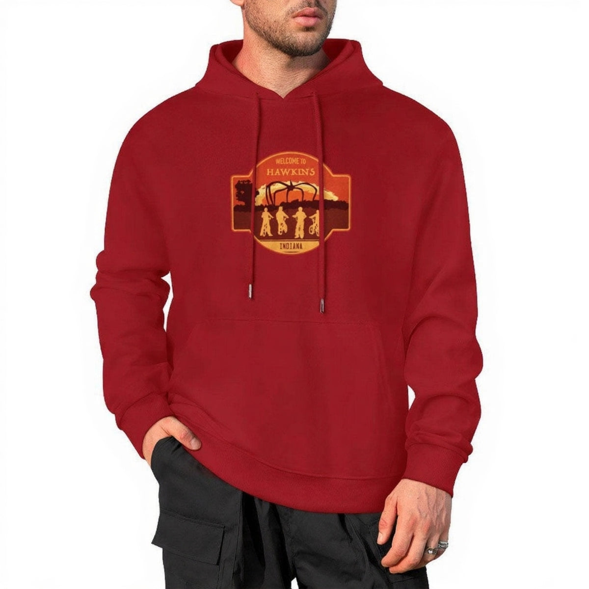 Hoodie Stranger Things Welcome to Hawkins Indiana écusson – coloris Rouge
