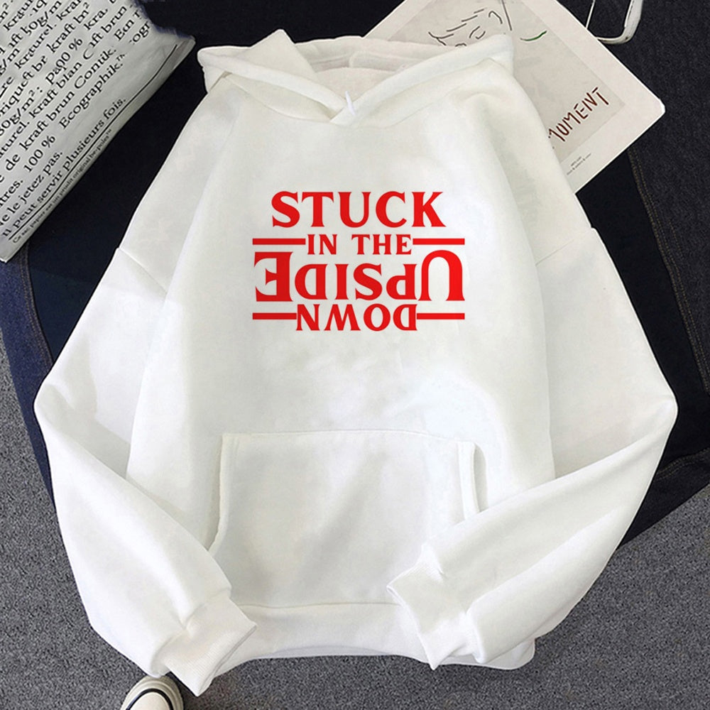 Felpa con cappuccio bianca Stranger Things Stuck in the Upside Down, disegno stampato sul davanti