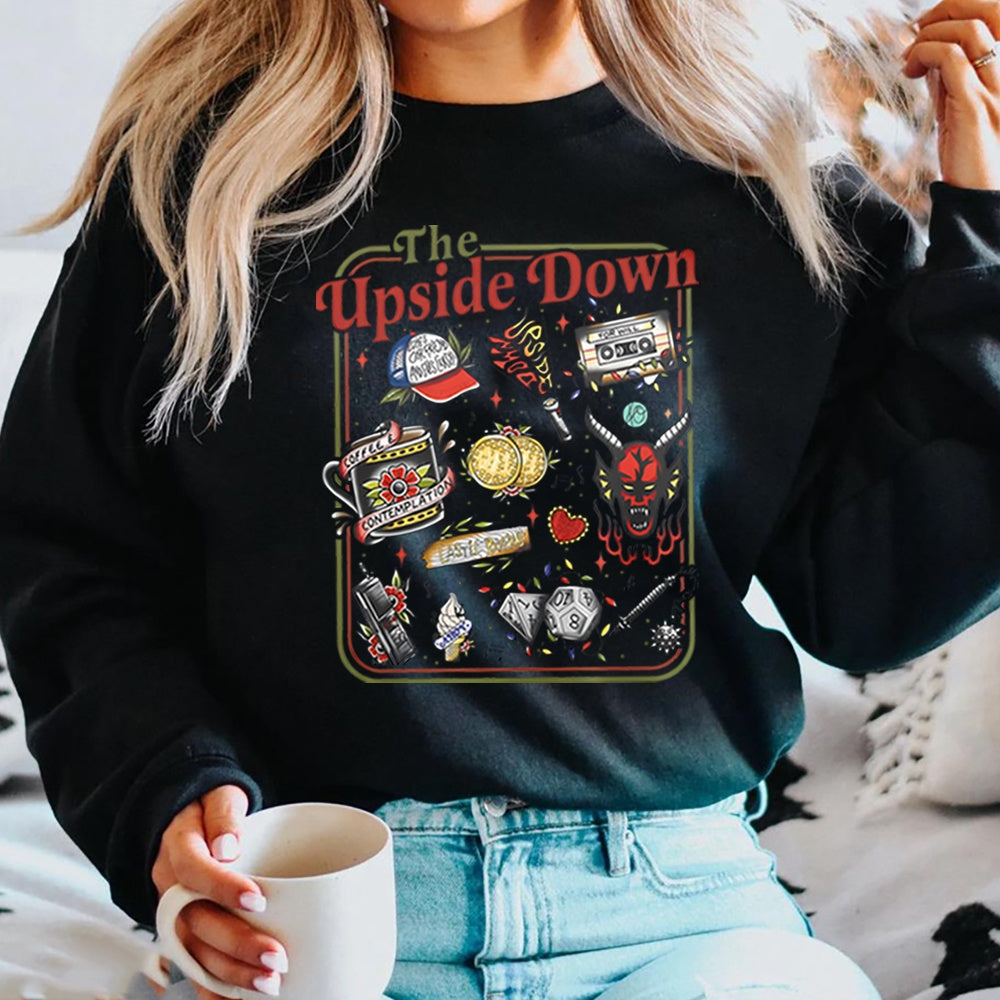 Felpa girocollo Stranger Things The Upside Down oggetti cult nero, oggetti della serie in stile tatuaggio retrò sul davanti