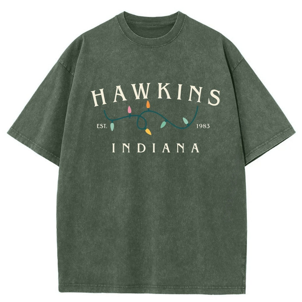 T-shirt da uomo slavata Stranger Things Hawkins Indiana ghirlanda – colore cachi