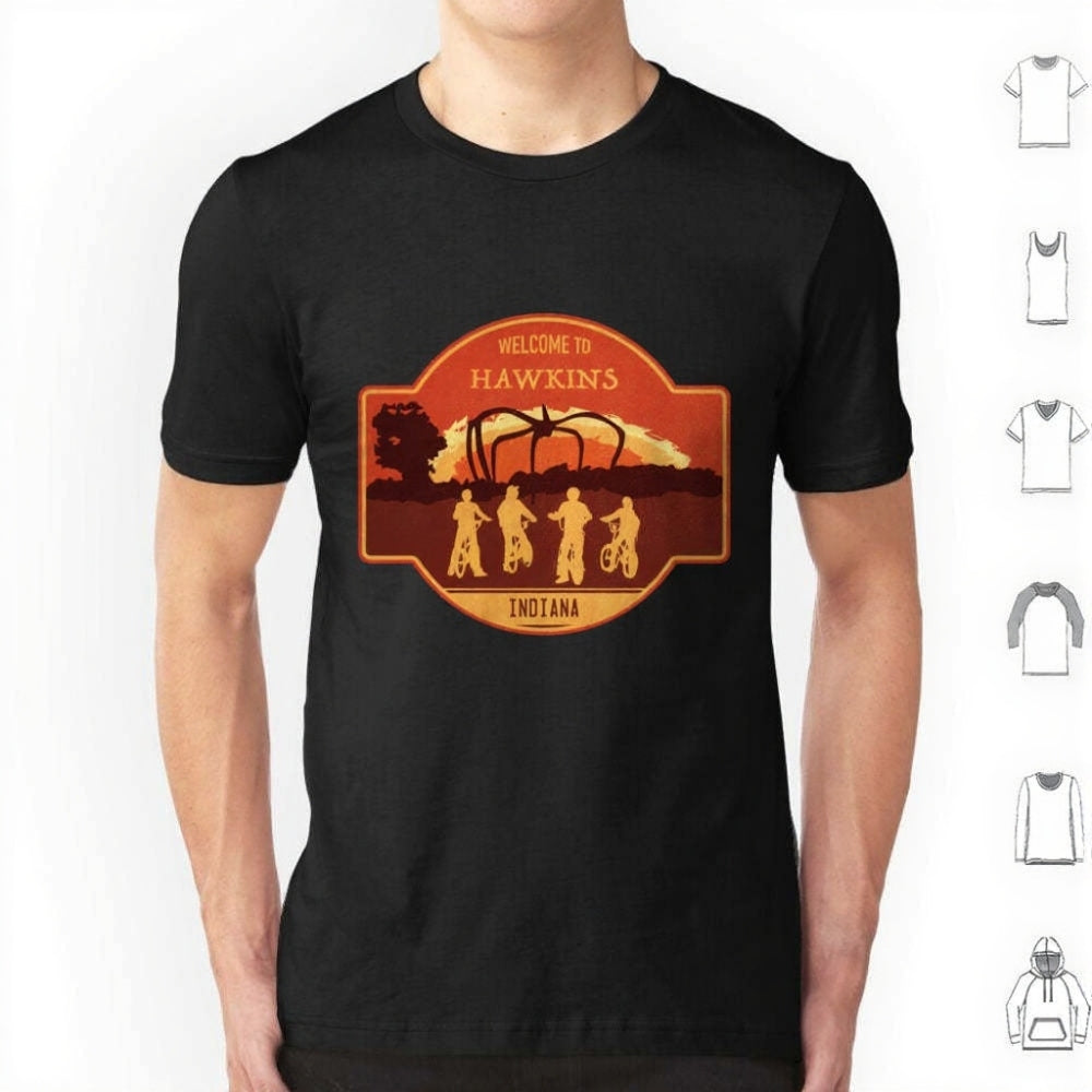 T-shirt homme Stranger Things Welcome to Hawkins Indiana écusson – coloris Noir